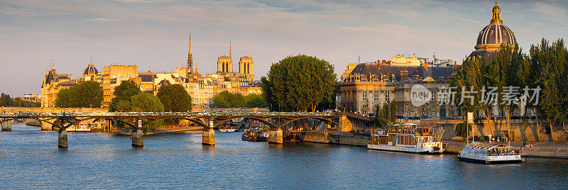 巴黎-塞纳河和日落左岸与Cite岛，Pont des Arts和法国学院。法国